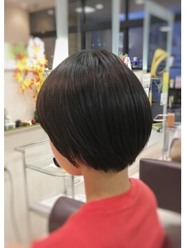 クール ヘアー ギャラリー 神明町店(COOL Hair gallery) 丸みが可愛いマッシュショート