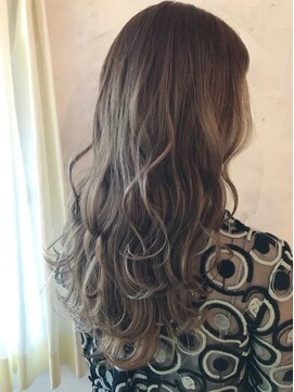 アドール(ADOR) ADOR TSUYOSHI グレージュカラー