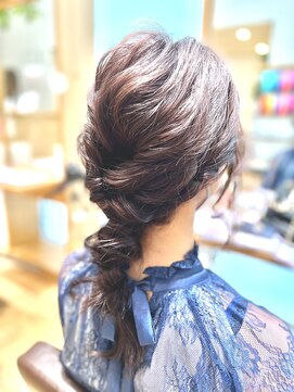 ヘアースペース アモール(Hair Space Amor) 編みおろしお呼ばれヘア