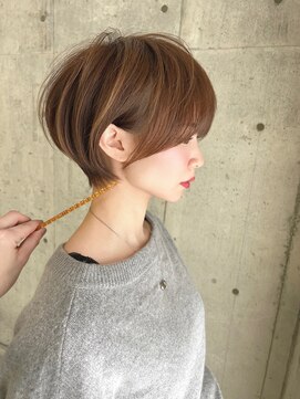 ロンド クラン 岡崎(Lond Clan) 20代30代ひし形クビレ前下がり小顔スウィングショート