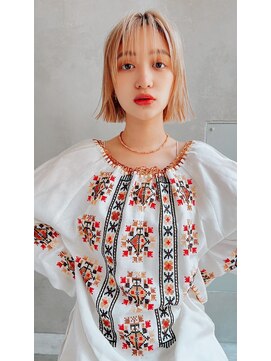 メーヴェ(Mowen) mowen×外ハネミディアム×ラフウェーブ×ベージュ