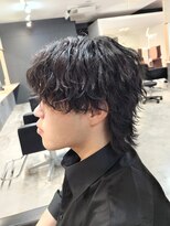 ニアウ 伊勢崎連取店(Niau)&nbsp;センターパートウルフ波巻きツイストスパイラルパーマ