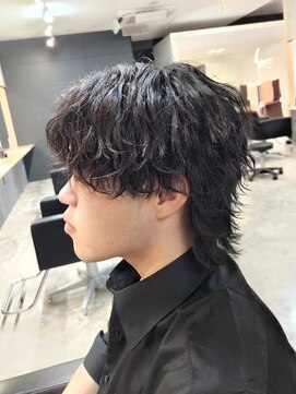 ニアウ 伊勢崎連取店(Niau) センターパートウルフ波巻きツイストスパイラルパーマ