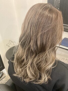 フィアート ヘアドレッシング サロン(Fiato Hairdressing Salon) ハイライトカラー