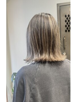 リフル 八王子(RIFULL) ハイライト　レイヤー ショートヘア　ボブ　くびれレイヤー