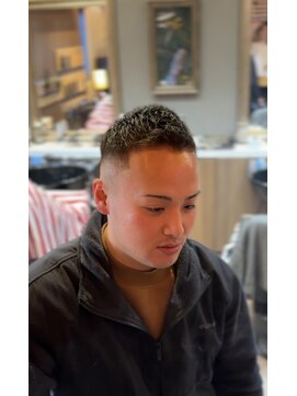 バーバーショップ スバル(BARBERSHOP SUBARU) <理容室><バーバー>さっぱりショートスタイル