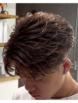 イーラ(era) フェザーパーマ/メンズ/刈り上げ/眉毛/ツイスト