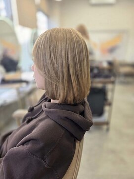 イリエヘア 川口(irier hair) ファイバープレックスでホワイトミルクティーベージュ【薬師神】