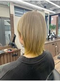シャイニーイエロー