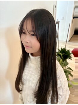 LAVhair【ラブヘアー】の写真/【30年のキャリアが成せる技】1mmにこだわる似合わせカット。骨格・髪質を見極め、小顔魅せ効果も。