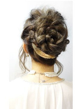 シェルティ フィエル(Shelltie Fiel) 編み込みフラワー☆ウェディング、二次会★