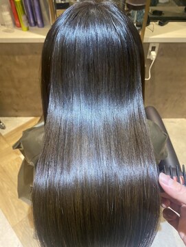 ジーナ 船橋(Zina) 小顔セミウェットウェーブピンクベージュハイライトカラー