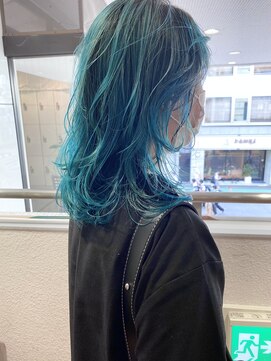 シエル バイ ケンジ 登戸 生田(CIEL by KENJE) 【ブリーチあり】ターコイズブルー×ウルフカット