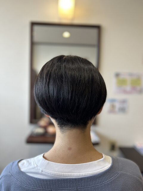 刈り上げ女子/カッコ可愛い/黒髪美人/ショートヘア