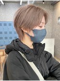 ミディアムウルフカット顔まわりレイヤーミルクティーベージュ