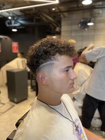 フランクスバーバー アンド ビアークラブ(FRANK'S BARBER and BEER CLUB)&nbsp;ファンドカット　ライン