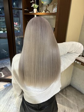 リー ヴィータ 上新庄(Lee Vita) ホワイトカラー/ハイトーンカラー/20代