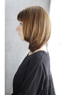 シュシュット(chouchoute) 美髪質改善ホワイトブロンドワイドバングイメチェン外ハネボブ23