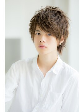 ユーフォリア 渋谷グランデ(Euphoria SHIBUYA GRANDE) 束感ウルフ　フェザーショート　毛流れ　ミルクティカラーｋ