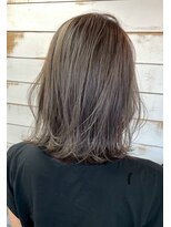 ハーツ(Heart's)&nbsp;白髪ぼかしハイライト×肩下ボブ