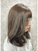 顔まわりレイヤーカット　オリーブブラウン