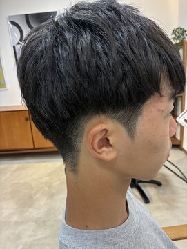 クワリ 刈り上げマッシュ