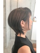 クッカ(kukka)&nbsp;【kukka 楠　留美】シルエットが綺麗！ショートスタイル