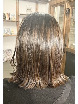 アミュレット バイ サファリ 西荻窪(AMULETTE BY SAFARI) 《お客様スタイル28》切りっぱなしボブ×外ハネ