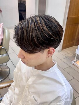 キャンバス バイ ネオリーブ 横浜西口(Canvas by neo.) メンズハイライト　フェザーパーマ　センターパート　横浜