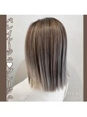 グレージュ×ミディアムレイヤー