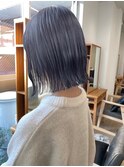 Say.ミディアムホワイトグレージュミニウルフぱっつん前髪表参道