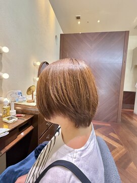 エルサフィロ ヨドヤバシ(el zafiro yodoyabashi) 【el zafiro yodoyabashi】寒色系アッシュショートスタイル