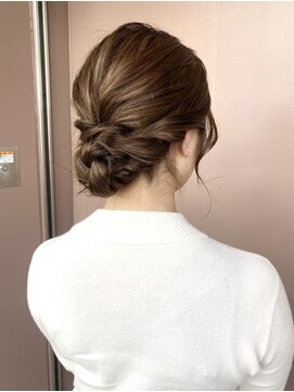 エアージーモ 小倉店(Fate design Air G mo) キレイめアップ シニヨン お呼ばれヘア 結婚式へア