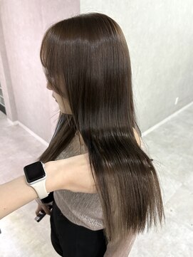 フランチェスカドットボブ(francesca.bob) 《別所好葉》赤み抑えたブラウン