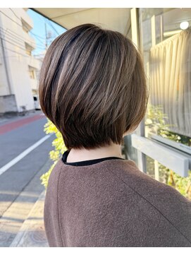 グレーベージュ/白髪ぼかし/ショートボブ/カラー/