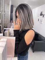 キング 梅田(K!ng)&nbsp;レイヤーカットブリーチなしダブルカラーハッシュカット韓国