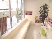 Hair Salon Eprisの雰囲気（太陽の日差しを浴びながら、ゆったりお待ち下さい。）