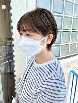 ロマーリ(LOMARLIE) カジュアルショート_スッキリ耳掛けスタイル