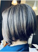 ハイライト×前下がりショートボブ