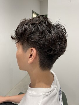 フー バイ セリナ(Fuu.by serina) 強めスパイラルパーマ