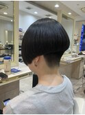 40代縮毛矯正ツーブロック 刈り上げ グラデーション前下がりボブ