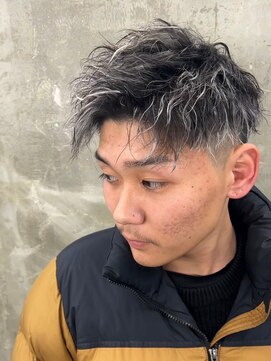 キング(K!ng) 縮毛矯正髪質改善ハイライトレイヤーカット枚方美容室エクステ