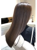 ロングレイヤーベージュ白髪ぼかしカラー30代40代