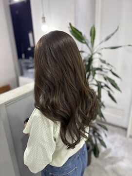 リュンヌ(Lune) オリーブベージュ×ミディアムヘア