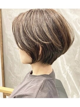 レリーバース 豊中桃山台店(Rely birth) 白髪ぼかしショートボブ【桃山台/南千里/服部緑地】
