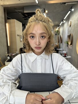 バド(bado) ベージュカラー/透明感カラー/レイヤーカット/髪質改善/本町