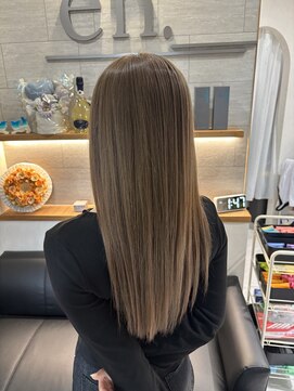エン(en.) 透明感の極み。ダブルカラー×贅沢トリートメントで叶える艶髪