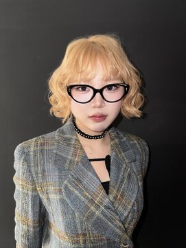 アフィナー 新宿(Afinar) ブリーチ1~2回で出来るベージュカラー