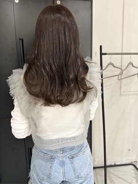 アトレ 梅田店(attrait) 透明感溢れるグレージュロング×上質な艶感