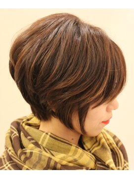 ヴィセ(atelier visse) やわらか大人ショートボブ